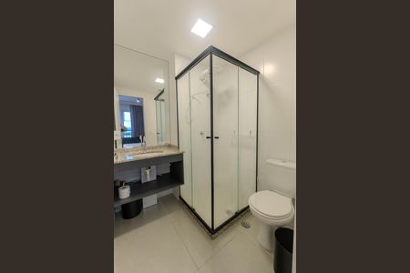 Banheiro de kitnet/studio para alugar com 1 quarto, 26m² em Bela Vista, São Paulo