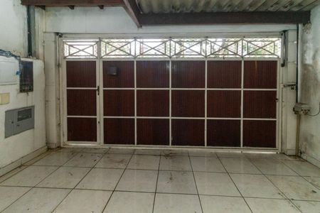 Garagem de casa à venda com 3 quartos, 121m² em Jardim Colorado, São Paulo