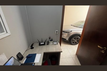 Casa para alugar com 225m², 3 quartos e 4 vagas Casa para alugar com 225m², 3 quartos e 4 vagasGaragem - Escritorio