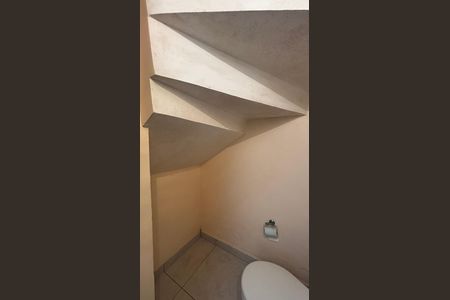 Casa para alugar com 225m², 3 quartos e 4 vagas Casa para alugar com 225m², 3 quartos e 4 vagasGaragem - Banheiro