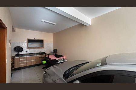 Casa para alugar com 225m², 3 quartos e 4 vagas Casa para alugar com 225m², 3 quartos e 4 vagasGaragem