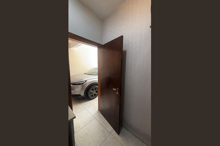 Casa para alugar com 225m², 3 quartos e 4 vagas Casa para alugar com 225m², 3 quartos e 4 vagasGaragem - Escritorio