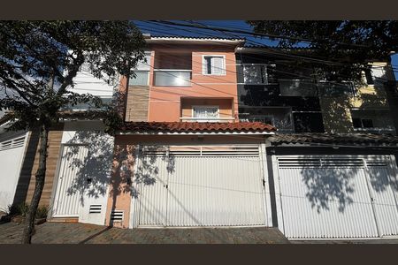 Casa para alugar com 225m², 3 quartos e 4 vagas Casa para alugar com 225m², 3 quartos e 4 vagasFachada