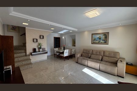 Casa para alugar com 225m², 3 quartos e 4 vagas Casa para alugar com 225m², 3 quartos e 4 vagasSala - Sala de Jantar