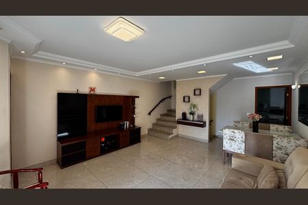Casa para alugar com 225m², 3 quartos e 4 vagas Casa para alugar com 225m², 3 quartos e 4 vagasSala - Sala de Jantar
