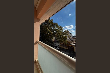 Casa para alugar com 225m², 3 quartos e 4 vagas Casa para alugar com 225m², 3 quartos e 4 vagasQuarto 2 Varanda