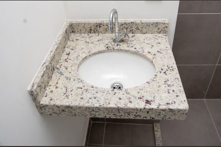 Casa para alugar com 98m², 2 quartos e 2 vagasBanheiro da Suíte 1