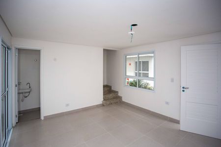 Casa para alugar com 98m², 2 quartos e 2 vagasSala