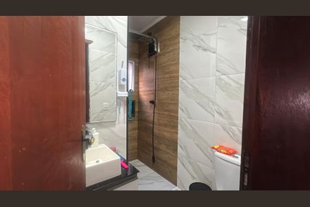 Casa à venda com 140m², 3 quartos e 2 vagas Casa à venda com 140m², 3 quartos e 2 vagasBanheiro da Suíte