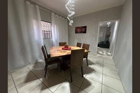 Casa à venda com 140m², 3 quartos e 2 vagas Casa à venda com 140m², 3 quartos e 2 vagasSala de Jantar