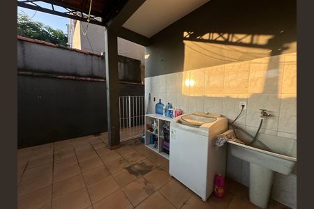 Área de Serviço de casa à venda com 3 quartos, 140m² em Parque Santana, Barueri