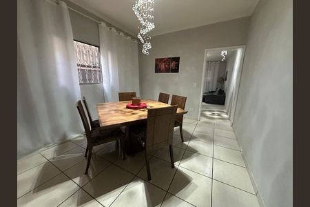 Casa à venda com 140m², 3 quartos e 2 vagas Casa à venda com 140m², 3 quartos e 2 vagasSala de Jantar
