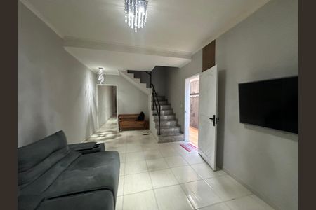 Casa à venda com 140m², 3 quartos e 2 vagas Casa à venda com 140m², 3 quartos e 2 vagasSala