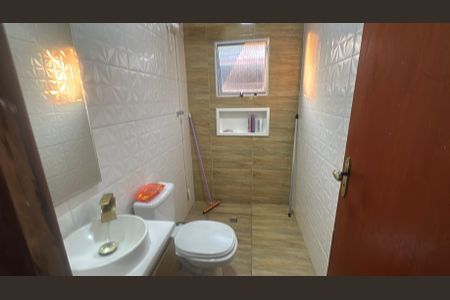 Casa à venda com 140m², 3 quartos e 2 vagas Casa à venda com 140m², 3 quartos e 2 vagasBanheiro 2