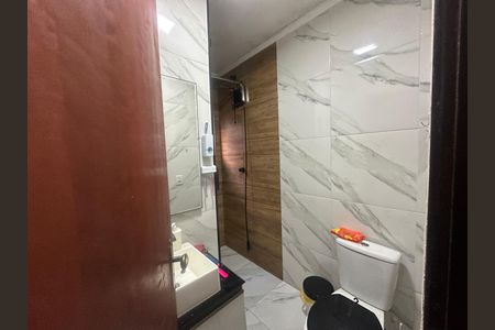Casa à venda com 140m², 3 quartos e 2 vagas Casa à venda com 140m², 3 quartos e 2 vagasBanheiro da Suíte