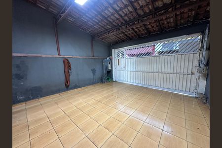 Casa à venda com 140m², 3 quartos e 2 vagas Casa à venda com 140m², 3 quartos e 2 vagasGaragem