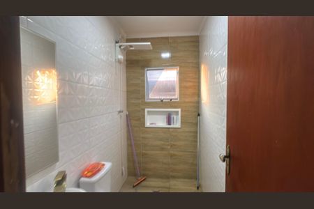 Casa à venda com 140m², 3 quartos e 2 vagas Casa à venda com 140m², 3 quartos e 2 vagasBanheiro 2