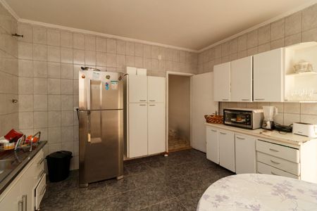Casa para alugar com 380m², 3 quartos e 5 vagas Casa para alugar com 380m², 3 quartos e 5 vagasCozinha