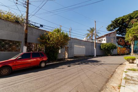 Casa para alugar com 380m², 3 quartos e 5 vagas Casa para alugar com 380m², 3 quartos e 5 vagasFachada