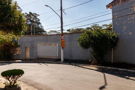 Casa para alugar com 380m², 3 quartos e 5 vagas Casa para alugar com 380m², 3 quartos e 5 vagasFachada