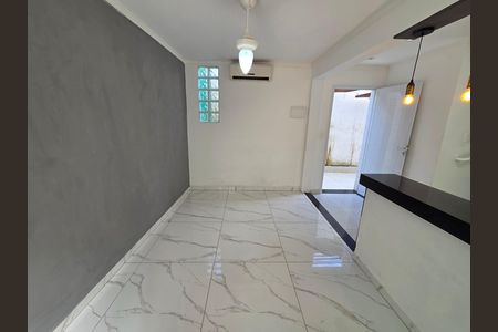 Casa de condomínio para alugar com 84m², 3 quartos e 1 vaga Casa de condomínio para alugar com 84m², 3 quartos e 1 vagaSala