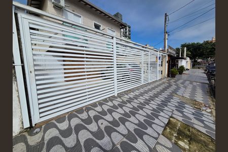Casa de condomínio para alugar com 84m², 3 quartos e 1 vaga Casa de condomínio para alugar com 84m², 3 quartos e 1 vagaFachada