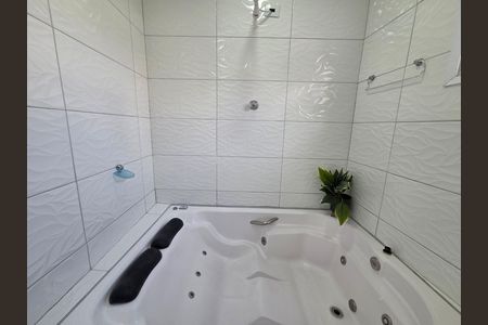 Casa de condomínio para alugar com 84m², 3 quartos e 1 vaga Casa de condomínio para alugar com 84m², 3 quartos e 1 vagaBanheiro da Suíte 1