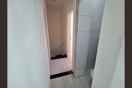Casa de condomínio para alugar com 84m², 3 quartos e 1 vaga Casa de condomínio para alugar com 84m², 3 quartos e 1 vagaBanheiro