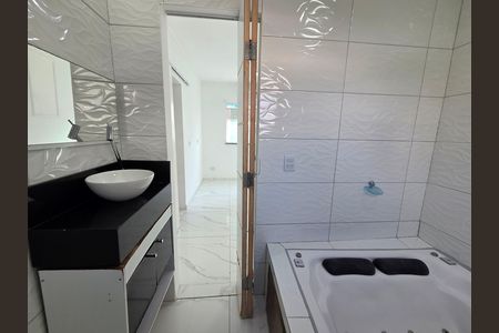 Casa de condomínio para alugar com 84m², 3 quartos e 1 vaga Casa de condomínio para alugar com 84m², 3 quartos e 1 vagaBanheiro da Suíte 1