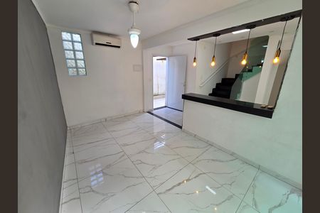 Casa de condomínio para alugar com 84m², 3 quartos e 1 vaga Casa de condomínio para alugar com 84m², 3 quartos e 1 vagaSala