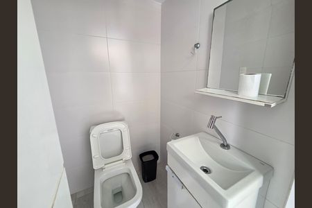 Casa de condomínio para alugar com 84m², 3 quartos e 1 vaga Casa de condomínio para alugar com 84m², 3 quartos e 1 vagaBanheiro de serviço