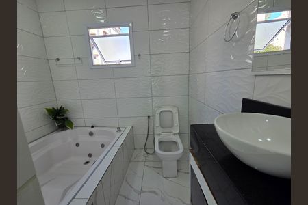 Casa de condomínio para alugar com 84m², 3 quartos e 1 vaga Casa de condomínio para alugar com 84m², 3 quartos e 1 vagaBanheiro da Suíte 1