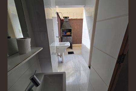 Casa de condomínio para alugar com 84m², 3 quartos e 1 vaga Casa de condomínio para alugar com 84m², 3 quartos e 1 vagaBanheiro de serviço