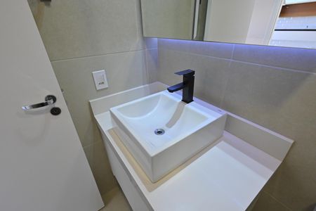 Apartamento à venda com 49m², 1 quarto e 1 vaga Apartamento à venda com 49m², 1 quarto e 1 vagaBanheiro da Suíte