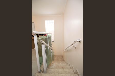 Casa para alugar com 186m², 3 quartos e 4 vagasEscada