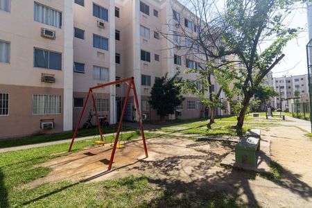 Apartamento à venda com 48m², 2 quartos e 1 vaga Apartamento à venda com 48m², 2 quartos e 1 vagaÁrea comum - Playground