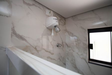 Banheiro de apartamento para alugar com 1 quarto, 64m² em Colônia Agrícola Vereda da Cruz, Brasília