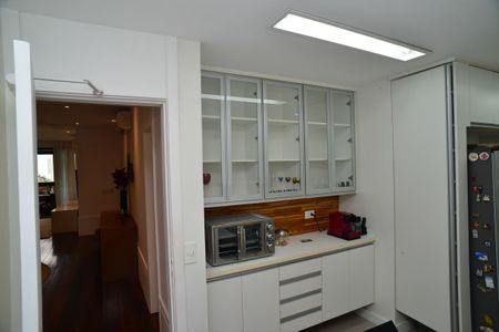 Apartamento para alugar com 186m², 4 quartos e 2 vagas Apartamento para alugar com 186m², 4 quartos e 2 vagasCozinha