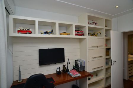 Apartamento para alugar com 186m², 4 quartos e 2 vagas Apartamento para alugar com 186m², 4 quartos e 2 vagasQuarto 1
