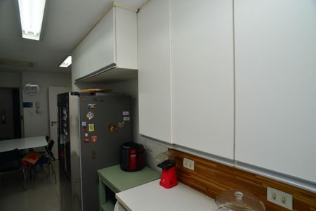 Apartamento para alugar com 186m², 4 quartos e 2 vagas Apartamento para alugar com 186m², 4 quartos e 2 vagasCozinha