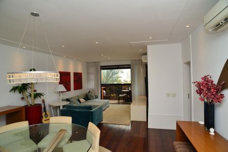 Apartamento para alugar com 186m², 4 quartos e 2 vagas Apartamento para alugar com 186m², 4 quartos e 2 vagasSala