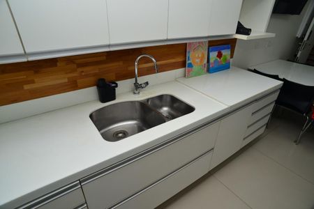 Apartamento para alugar com 186m², 4 quartos e 2 vagas Apartamento para alugar com 186m², 4 quartos e 2 vagasCozinha