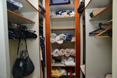 Apartamento para alugar com 186m², 4 quartos e 2 vagas Apartamento para alugar com 186m², 4 quartos e 2 vagasCloset
