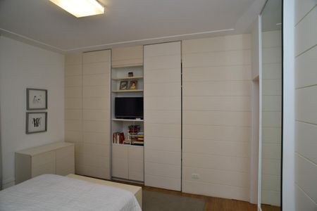 Apartamento para alugar com 186m², 4 quartos e 2 vagas Apartamento para alugar com 186m², 4 quartos e 2 vagasSuíte