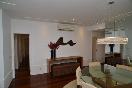 Apartamento para alugar com 186m², 4 quartos e 2 vagas Apartamento para alugar com 186m², 4 quartos e 2 vagasSala