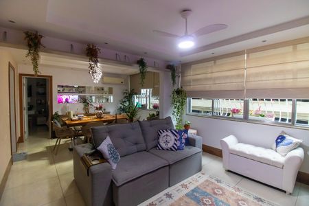Apartamento à venda com 100m², 2 quartos e 1 vaga Apartamento à venda com 100m², 2 quartos e 1 vagaSala
