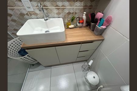Casa de condomínio para alugar com 47m², 2 quartos e 2 vagas Casa de condomínio para alugar com 47m², 2 quartos e 2 vagasBanheiro