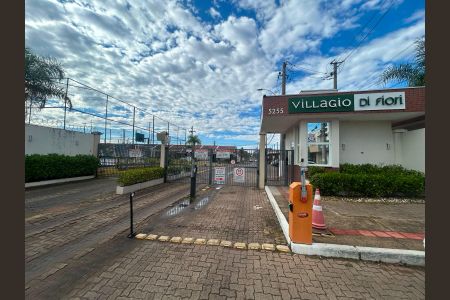 Casa de condomínio para alugar com 47m², 2 quartos e 2 vagas Casa de condomínio para alugar com 47m², 2 quartos e 2 vagasFachada e portaria
