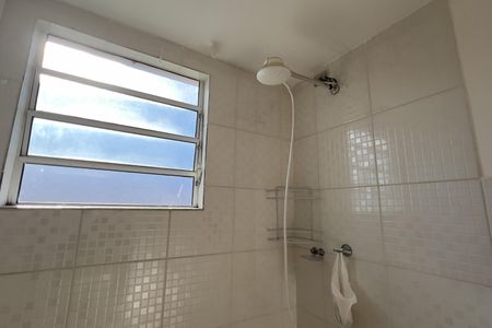 Banheiro de apartamento para alugar com 2 quartos, 42m² em Vila Sadokim, Guarulhos