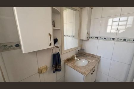 Banheiro de apartamento para alugar com 1 quarto, 45m² em Teresópolis, Porto Alegre